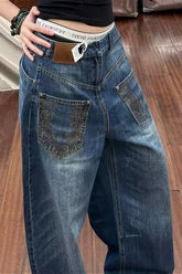 Jean large brodé déstructuré et tendance
