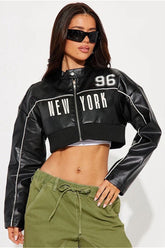 Veste en cuir slim courte zippée à empiècements imprimés