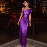 Robe moulante maxi asymétrique sans manches à découpes HB76670