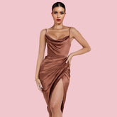 Robe moulante midi à bretelles, sans manches et à volants HI1250