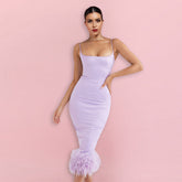 Robe moulante midi sans manches à bretelles et plumes HI1326