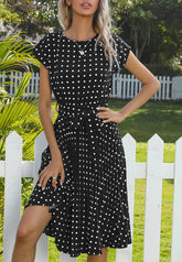 Robe à pois et manches courtes