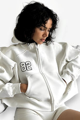 sweat à capuche brodé style streetwear oversize