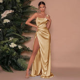 Robe longue asymétrique fendue en satin
