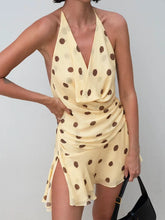 Robe mini en mousseline à pois et dos nu