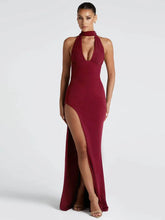 Robe longue moulante dos nu fendue en V profond