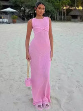 Robe longue plissée en maille ondulée et dentelle