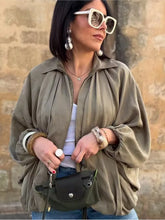 Manteau bomber plissé en satin à fermeture éclair