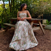 Robe midi blanche à fleurs pour les fêtes