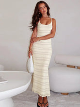 Robe midi fendue à lacets rayée