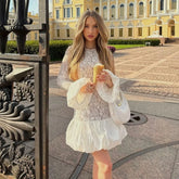 Robe courte à manches longues en dentelle transparente et patchwork