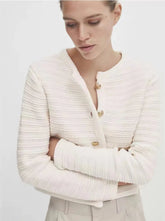 Gilet court en maille texturée à boutons