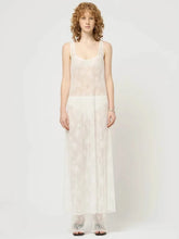 Robe de vacances sans manches à col en U et dentelle transparente