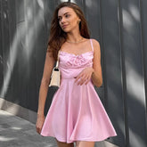 Robe de bal unie à bretelles spaghetti mini
