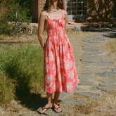 Robe de vacances midi à bretelles fines et à lacets fleuries