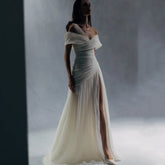 Robe de bal en tulle fendue sur le haut, épaules dénudées, coupe trapèze