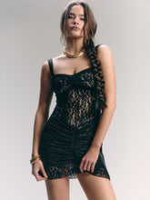 Robe mini froncée dos nu en dentelle transparente