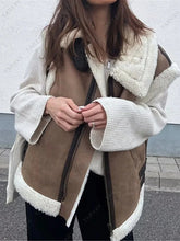 Manteau sans manches en daim et polaire à peau lainée