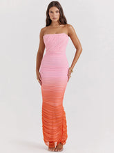 Robe de vacances moulante sans bretelles à dégradé et fente