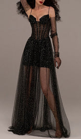 Robe longue corset en tulle noir à bretelles drapées et strass.