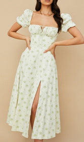 Robe midi blanche à manches bouffantes et imprimé floral vintage