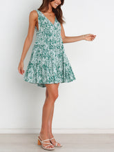 Robe plissée imprimée à col V