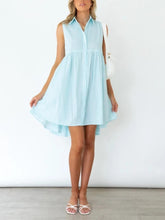 Robe sans manches à revers rayé et boutons