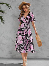 Robe imprimée à lacets et manches courtes