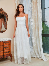 Robe de soirée brodée à bretelles