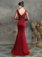 Robe de soirée à manches longues ornée d'appliqués et de clous, confectionnée à la main 