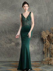 Robe de soirée longue ornée d'appliqués et de perles, faite à la main 