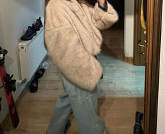 Manteau d'hiver court et duveteux en fausse fourrure