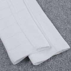 Robe bandage à col montant, manches longues et découpes arrivant au genou PP1103