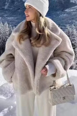 Manteau d'hiver duveteux à col rabattu