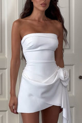 Robe de soirée élégante et cintrée à fleurs sans bretelles