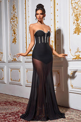 Robe de soirée moulante bustier en résille strassée
