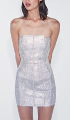 Robe bandeau argentée ornée de strass