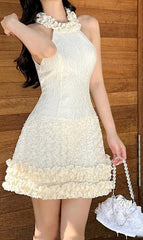 Robe mini d'été sans manches à volants et col volanté en jacquard