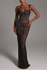 Robe de soirée longue froncée en dentelle à caraco