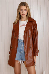 Manteau en cuir marron chic mi-long et ajusté