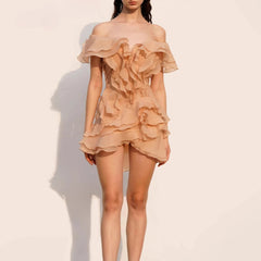 Robe à épaules dénudées à volants et empiècements floraux