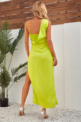 Robe bandage asymétrique Naxos à fente haute