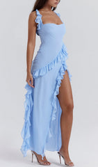 Robe longue bleue à volants