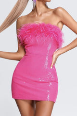 Robe de soirée bustier à épaules dénudées et bordure en fausse fourrure à sequins