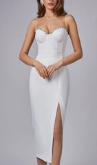 Robe midi moulante à bretelles 