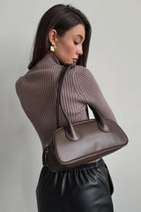 Pull élégant à col roulé en maille ajourée
