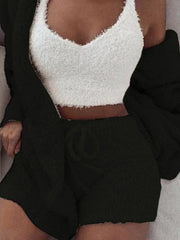 Ensemble en maille douce : crop top, short, manteau long