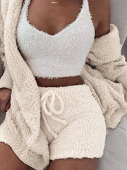 Ensemble en maille douce : crop top, short, manteau long
