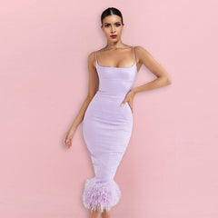 Robe moulante midi sans manches à bretelles et plumes HI1326