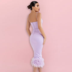 Robe moulante midi sans manches à bretelles et plumes HI1326